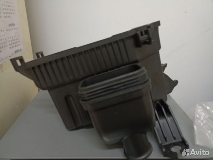 Корпус воздушного фильтра 281122K800 hyundai/KIA