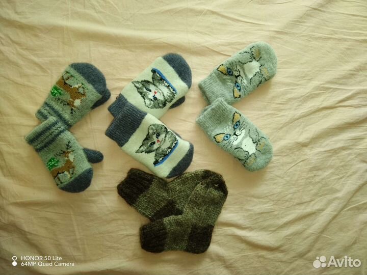 Шерстяные варежки и носочки