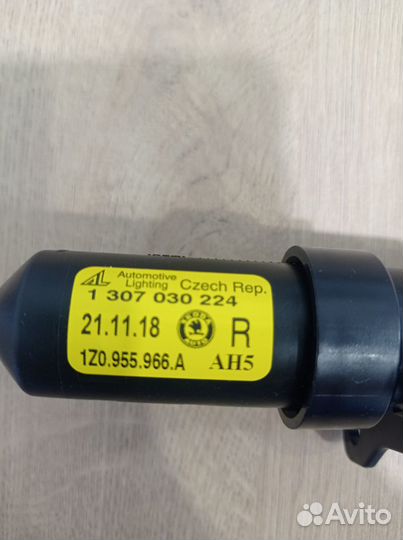 Форсунка омывателя фар VAG