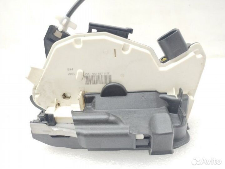 Замок двери передний левый Volkswagen Tiguan 1 2.0