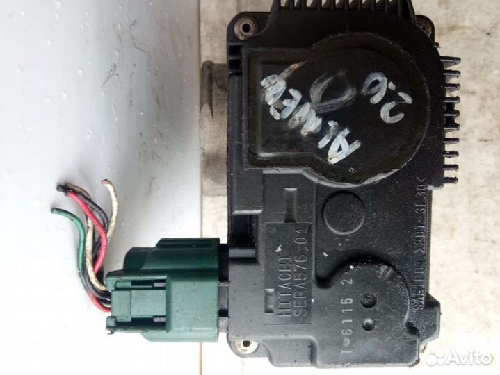 Дроссельная заслонка Nissan Almera N16 sera75601