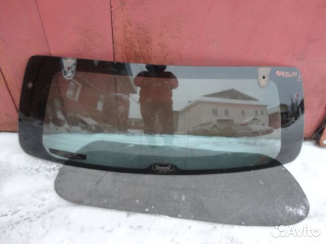 Стекло заднее Kia Sorento 2002-2009