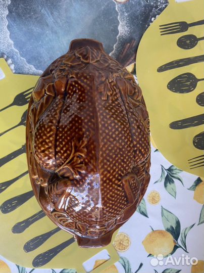 Блюдо с крышкой