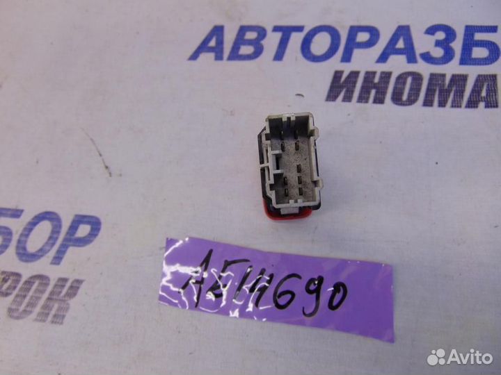 Кнопка аварийной сигнализации для Honda HR-V 1 19