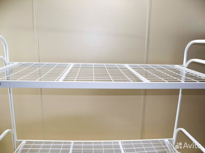 Двухъярусная металлическая кровать со склада