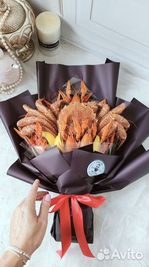 Мужской букет из раков и краба