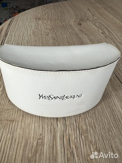 Солнцезащитные очки yves saint laurent