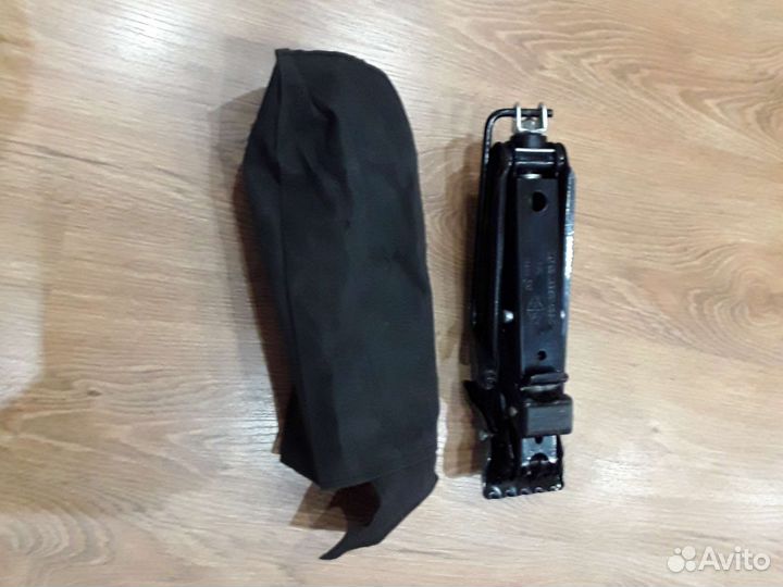 Домкрат для легкового авто