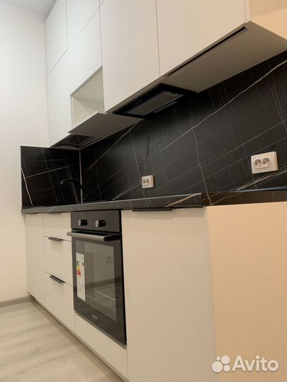 Кухня в студию до потолка ксп:16173