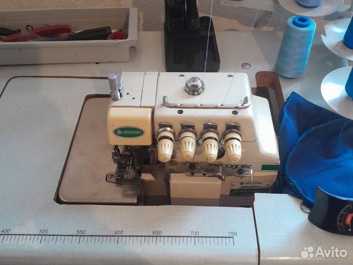 Оверлок промышленный