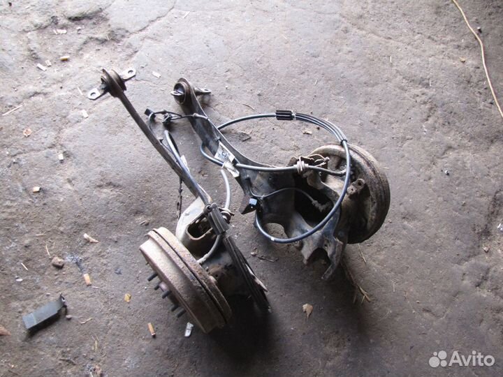 Ступица задняя с рычагом Ford Focus 2