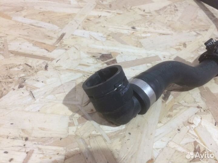 BMW F30 Патрубок системы охлаждения с Японии