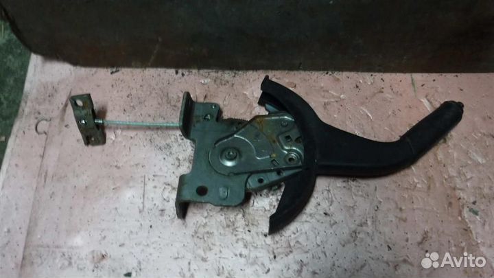 Рычаг стояночного тормоза Mitsubishi Lancer 10 (C