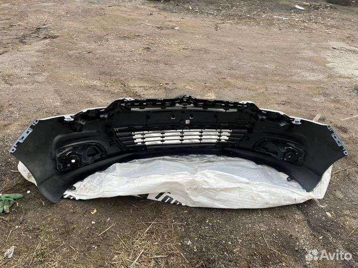 Бампер передний на citroen c4 2013 г.в