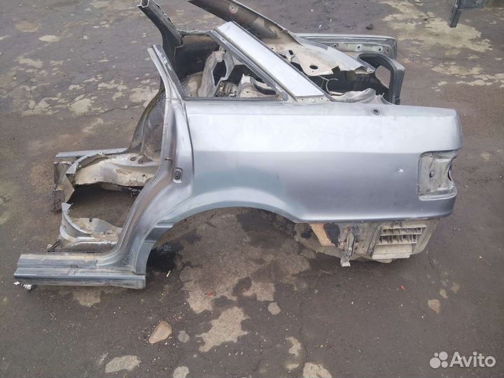 Крыло задний правый левый Audi 80 b3