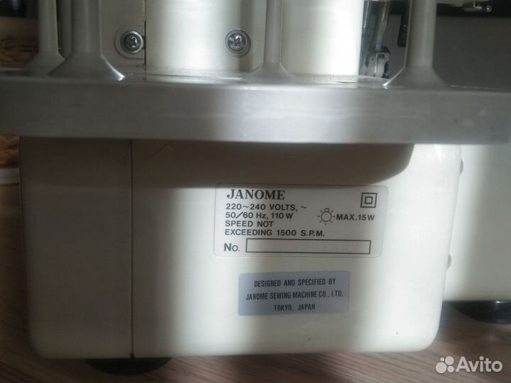Оверлок janome 634D.б/у. В хорошем состоянии
