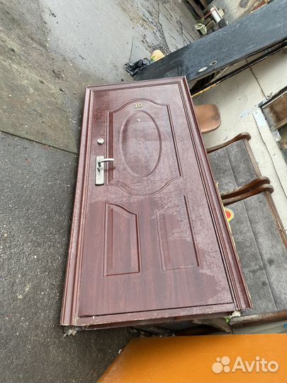 Дверь металлическая китайская с ключом