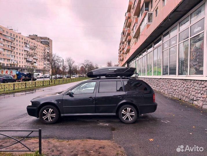 Бокс Broomer 430 черный глянец на Skoda Octavia