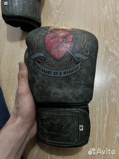Боксерские перчатки fairtex 14 oz