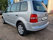 Volkswagen Touran 1.9 AMT, 2005, 215 000 км, с пробегом, цена 638 000 руб.