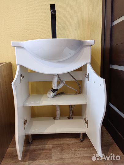 Тумба для ванной с подвесным шкафом