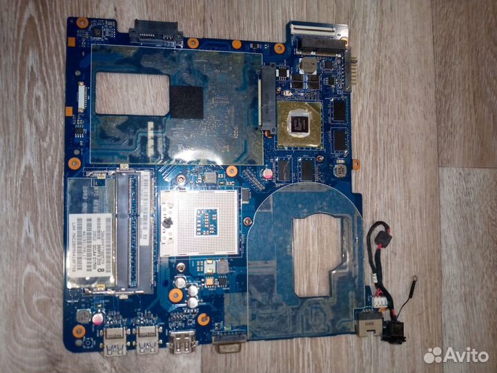 Ноутбук Samsung NP350V5C (разбор)