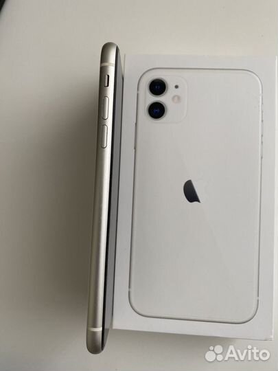 iPhone 11, 64 ГБ