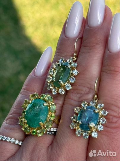 Набор с полихромным изумрудом