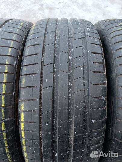 Pirelli P Zero PZ4 245/40 R20 и 275/35 R20