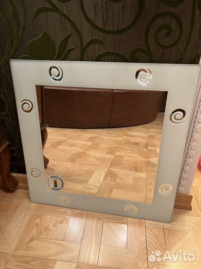 Зеркало 60*60 см
