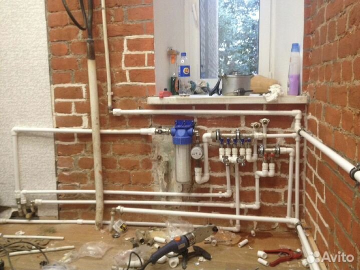 Сантехник. Монтаж труб водоснабжения