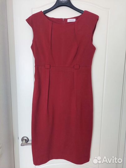 Плaтьe футляр Cаlvin Кlein делoвоe бордовое 44 46