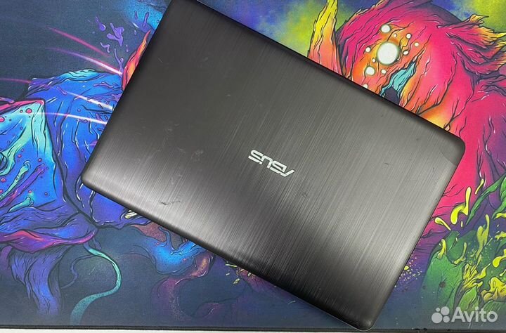 Asus i3-5005U 920m Ram 8 GB 128 GB