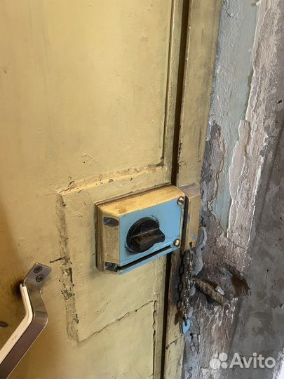 Дверь входная металлическая правая бу