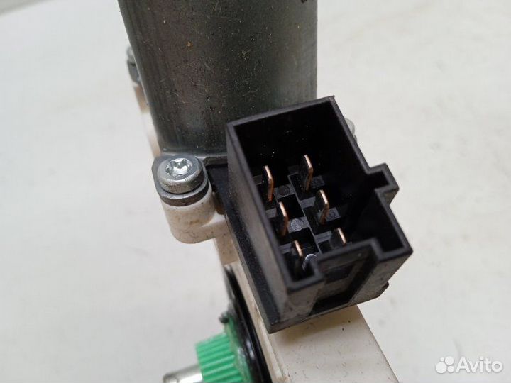 Моторчик стеклоподъемника передний правый