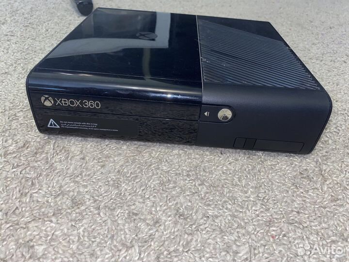 Xbox 360 e 500 гб