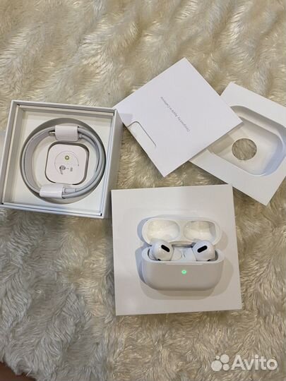 Наушники Apple AirPods Pro новы