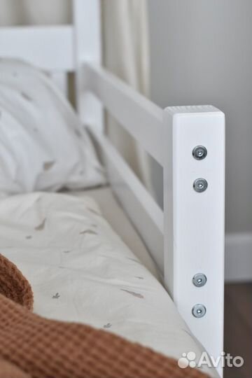 Детская кроватка домик из массива сосны