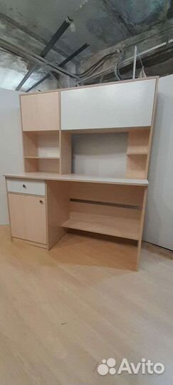 Письменный стол