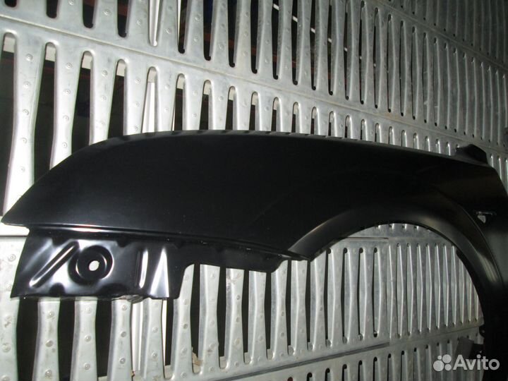 Крыло левое Ford Mondeo III (B4Y) 00-07