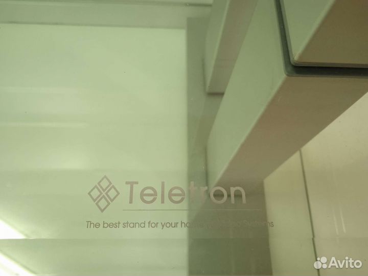 Стеклянная подставка под аппаратуру новая