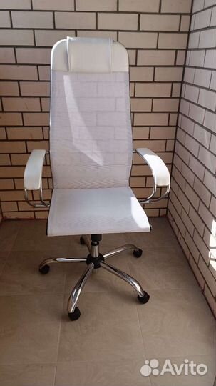 Офисное кресло Метта