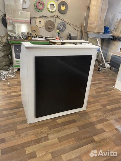 Стойка ресепшен