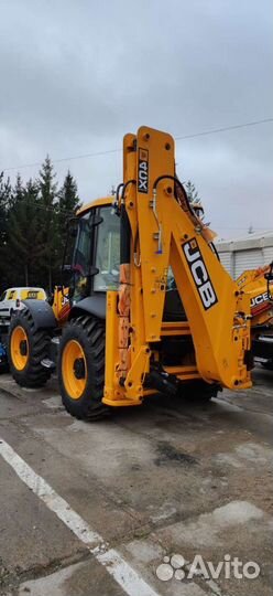 Свободен Экскаватор погрузчик JCB. Гидромолот