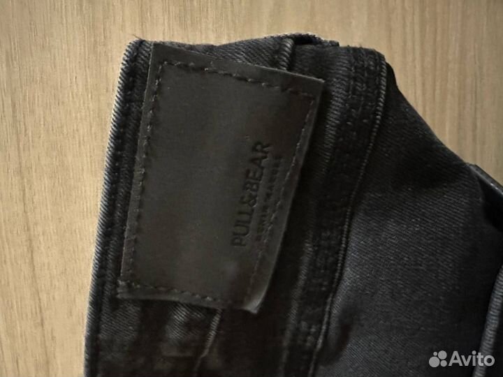 Черные джинсы Pull and Bear