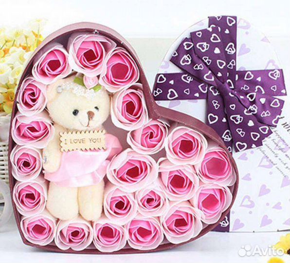Коробка мыльных роз с мишкой