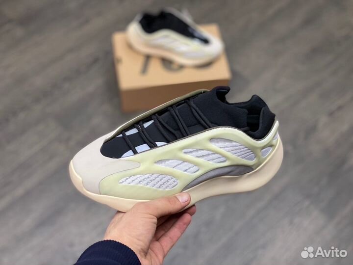 Кроссовки Adidas Yeezy 700 v3 Azael (36-45)