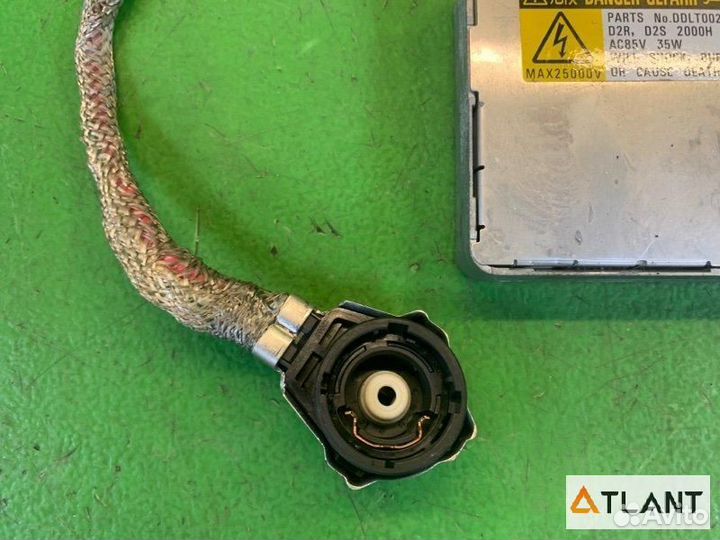 Блок ксенона toyota crown majesta