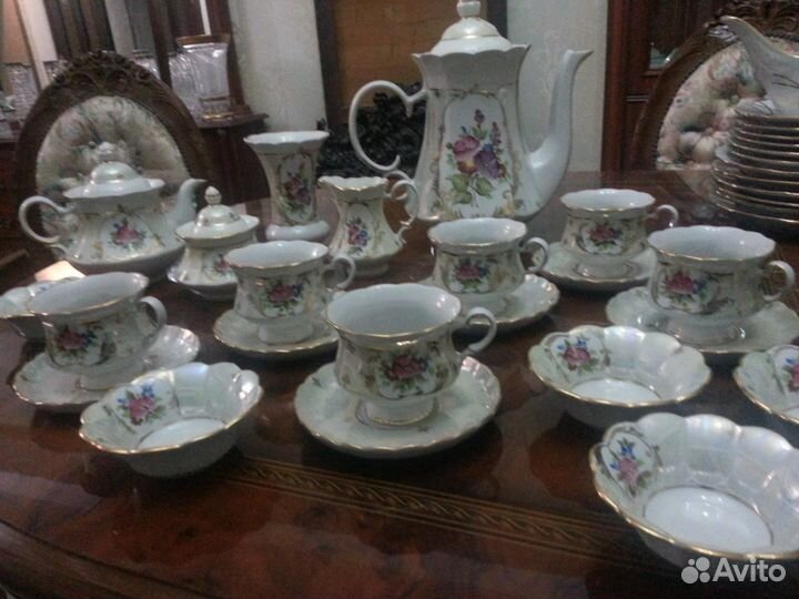 Старинный чайный сервиз