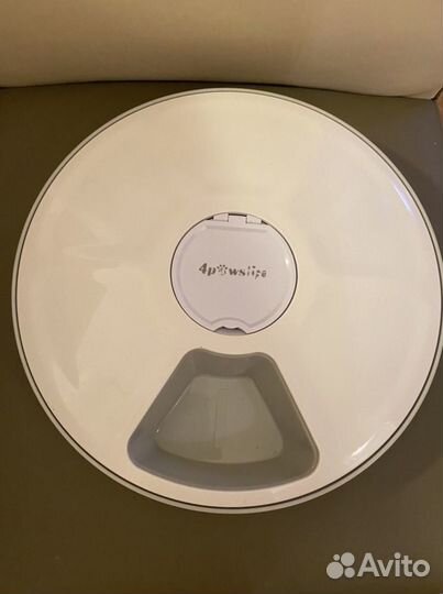 Автоматическая кормушка для собак и кошек